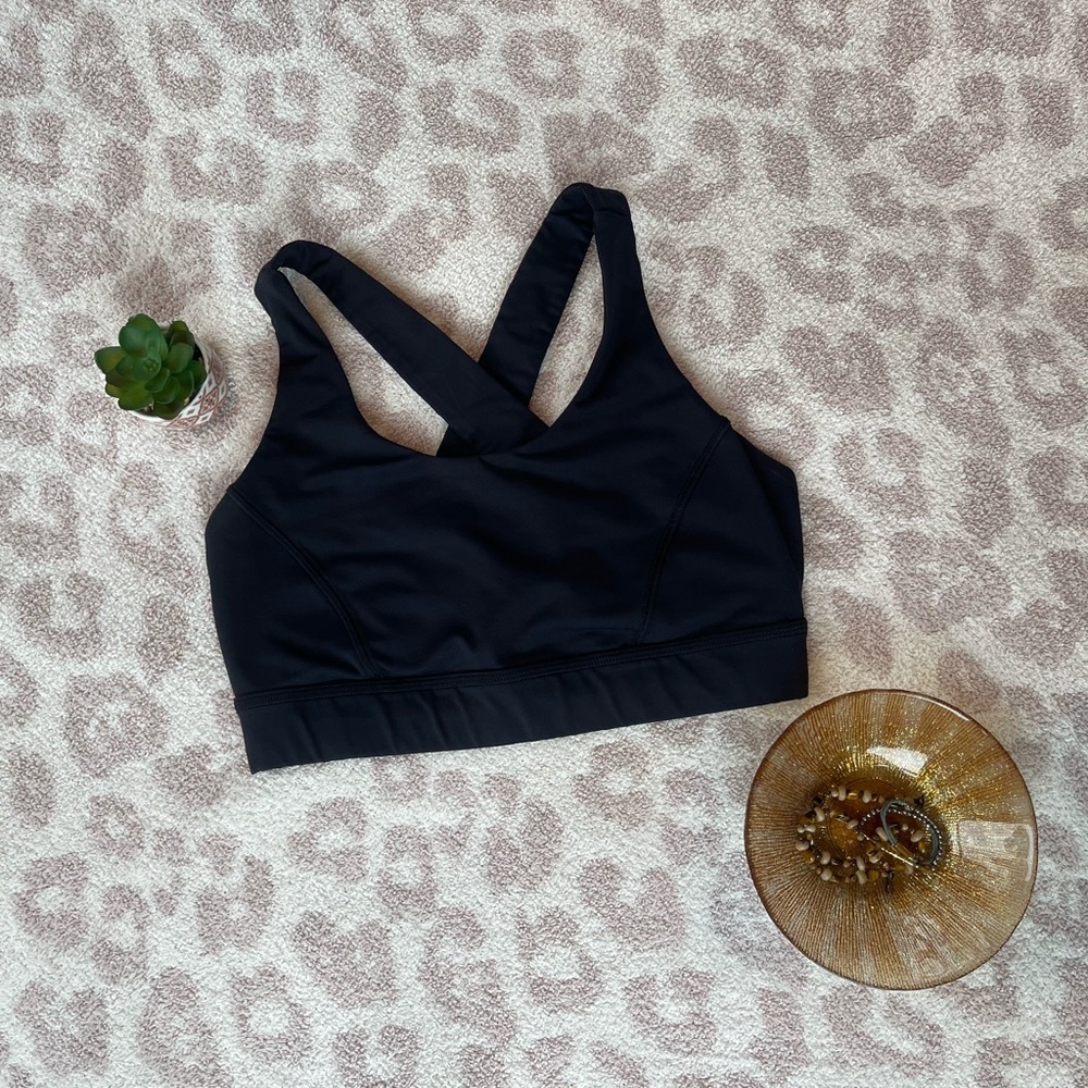 Lululemon Black Sports Bra with Crossed Straps, in Great Condition, Older Model